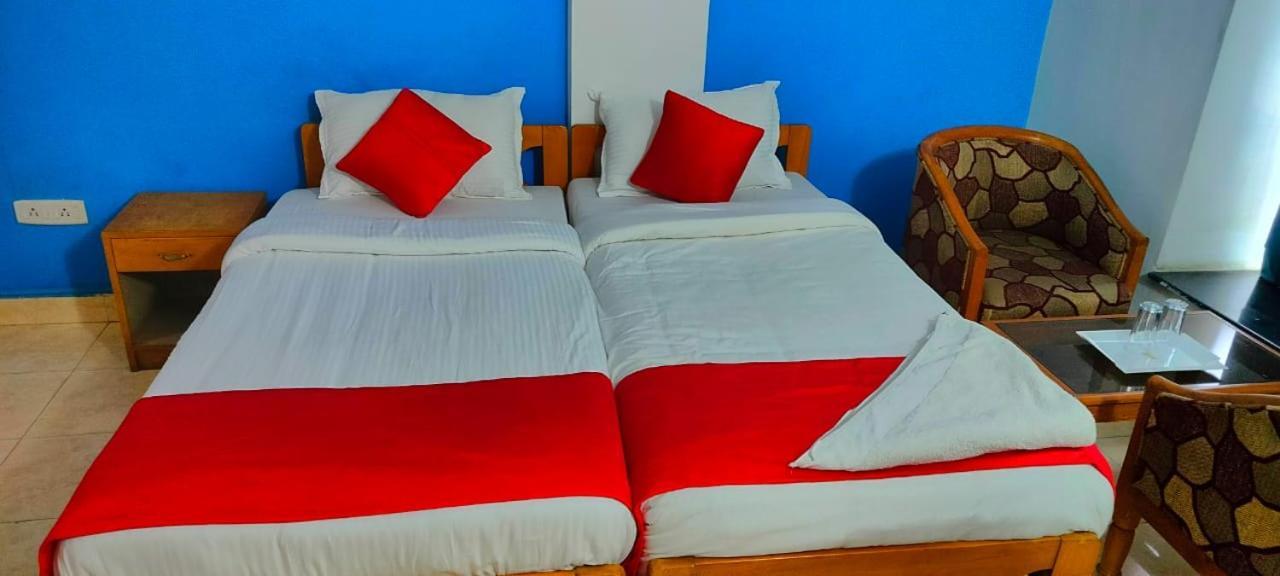 Hotel Manhattan Chennai Eksteriør billede