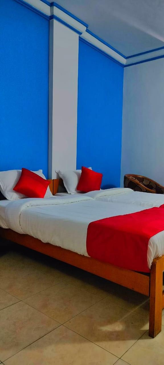 Hotel Manhattan Chennai Eksteriør billede