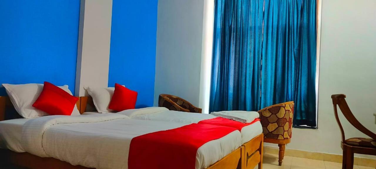 Hotel Manhattan Chennai Eksteriør billede