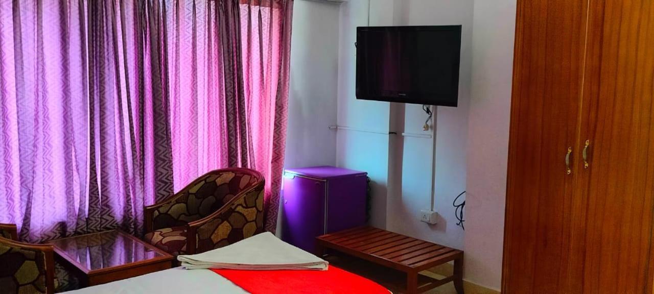 Hotel Manhattan Chennai Eksteriør billede
