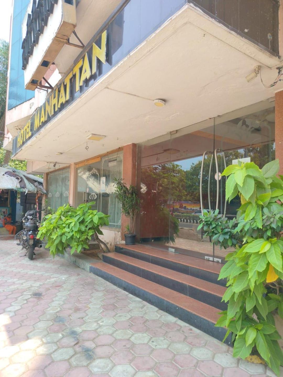 Hotel Manhattan Chennai Eksteriør billede